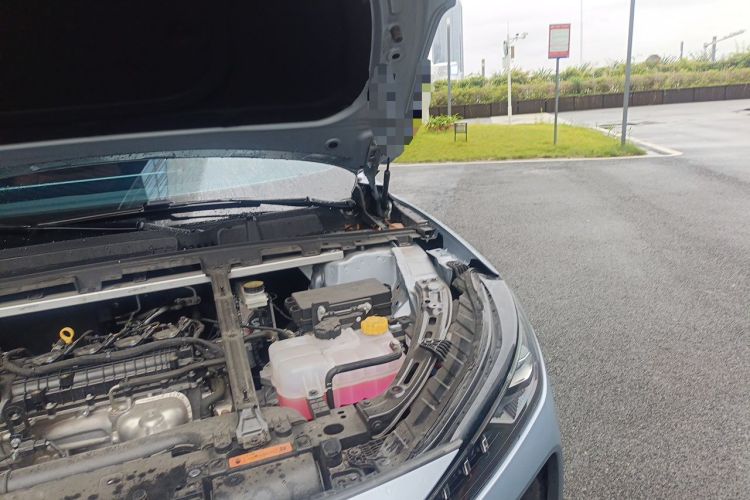 Used NETA L 2024 Extended-Range 310 Flash-Charge Red Edition Engine Bay Left
