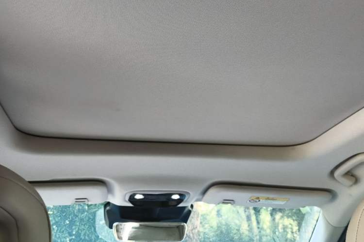 Used NETA L 2024 Extended-Range 310 Flash-Charge Red Edition Headliner