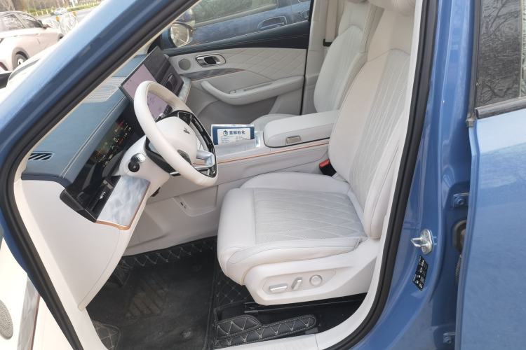 Used NETA L 2024 Extended-Range 310 Flash-Charge Red Edition Left Front Seat
