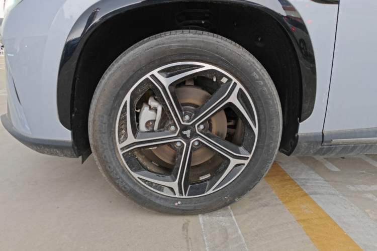 Used NETA L 2024 Extended-Range 310 Flash-Charge Edition Left Front Wheel Hub