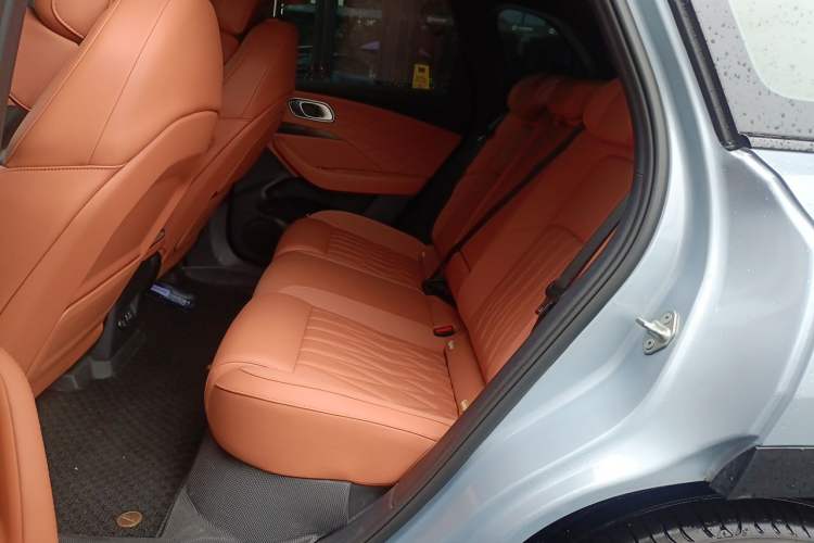 Used NETA L 2024 Extended-Range 310 Flash-Charge Red Edition Left Rear Seat