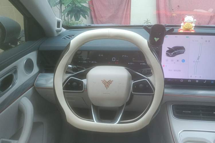 Used NETA L 2024 Extended-Range 310 Flash-Charge Red Edition Steering Wheel