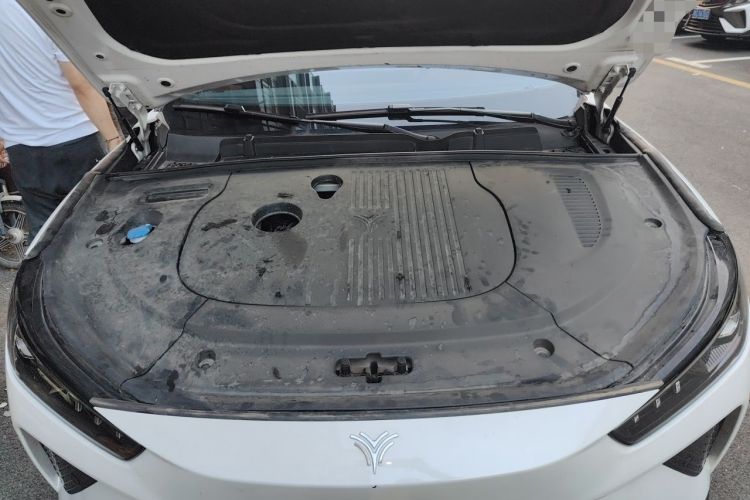 Used NETA L 2024 Extended-Range 310 Flash-Charge Red Edition Engine Bay