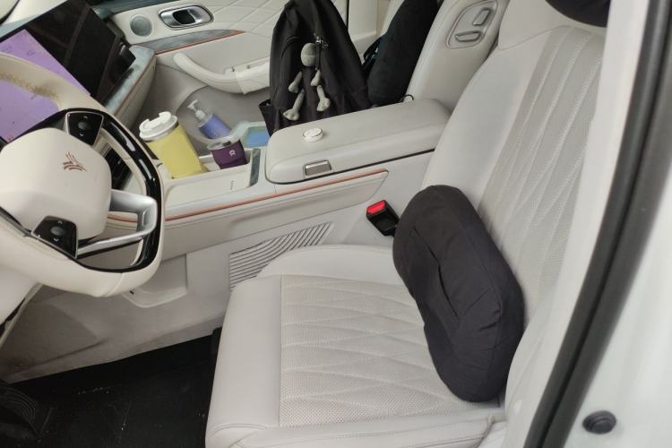 Used NETA L 2024 Extended-Range 310 Flash-Charge Red Edition Left Front Seat