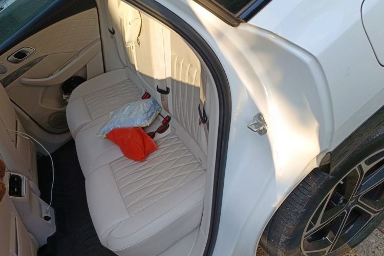 Used NETA L 2024 Extended-Range 310 Flash-Charge Red Edition Left Rear Seat