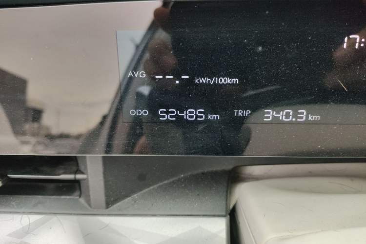Used NETA L 2024 Extended-Range 310 Flash-Charge Red Edition Odometer Close Up