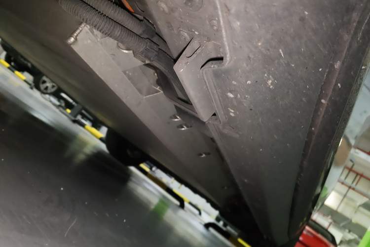 Used NETA L 2024 Extended-Range 310 Flash-Charge Red Edition Chassis Front Left