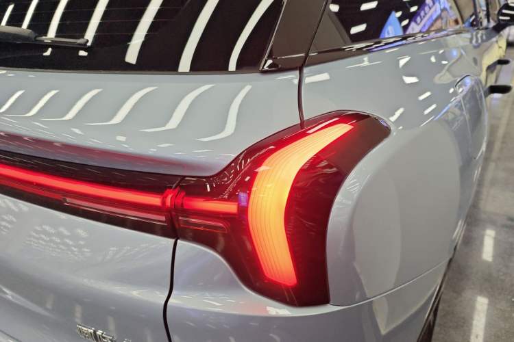 Used NETA L 2024 Extended-Range 310 Flash-Charge Red Edition Exterior 6