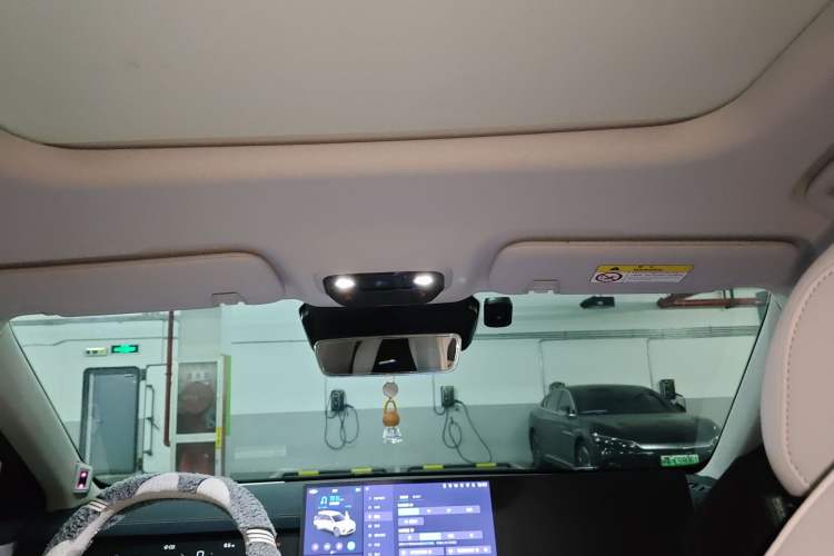 Used NETA L 2024 Extended-Range 310 Flash-Charge Red Edition Headliner