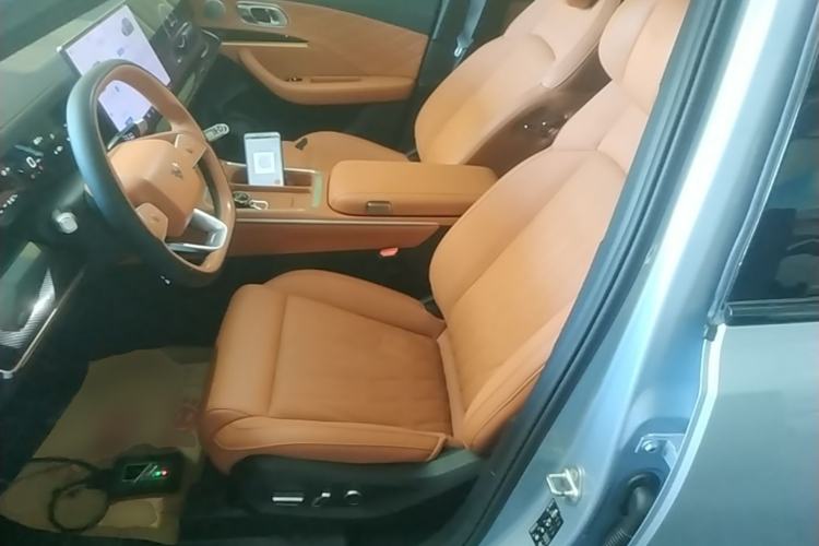 Used NETA L 2024 Extended-Range 310 Flash-Charge Red Edition Left Front Seat