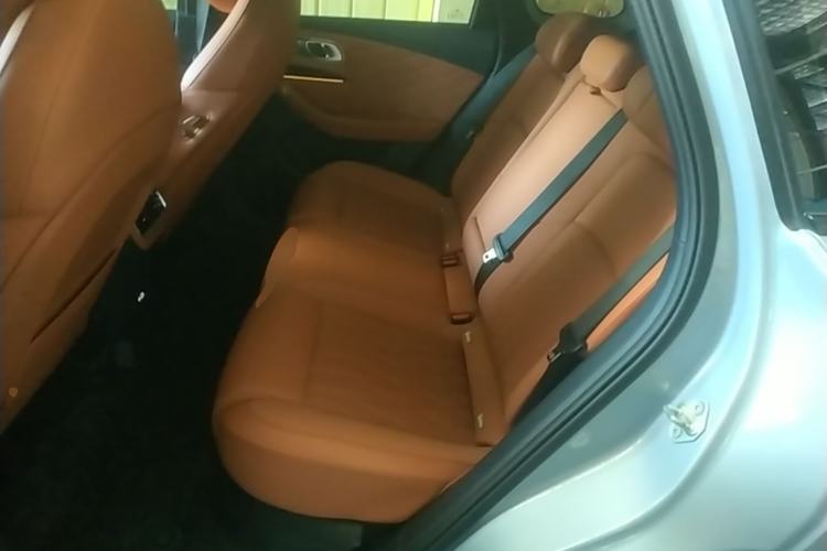 Used NETA L 2024 Extended-Range 310 Flash-Charge Red Edition Left Rear Seat