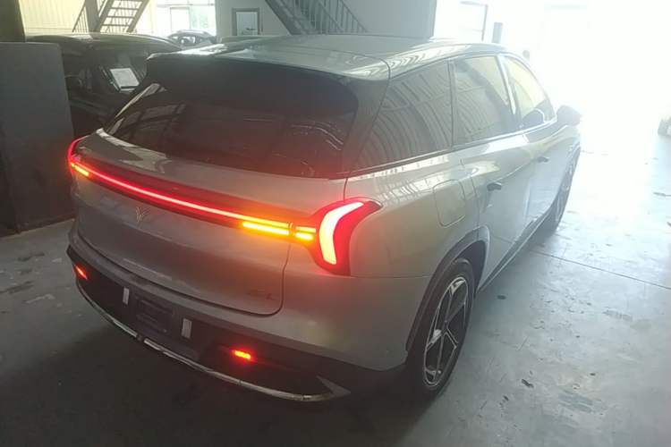 Used NETA L 2024 Extended-Range 310 Flash-Charge Red Edition Rear Right 45 Deg