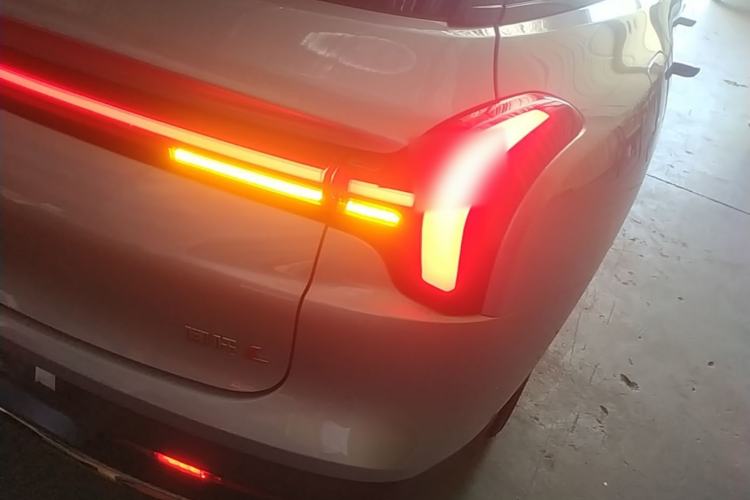 Used NETA L 2024 Extended-Range 310 Flash-Charge Red Edition Right Rear Taillight