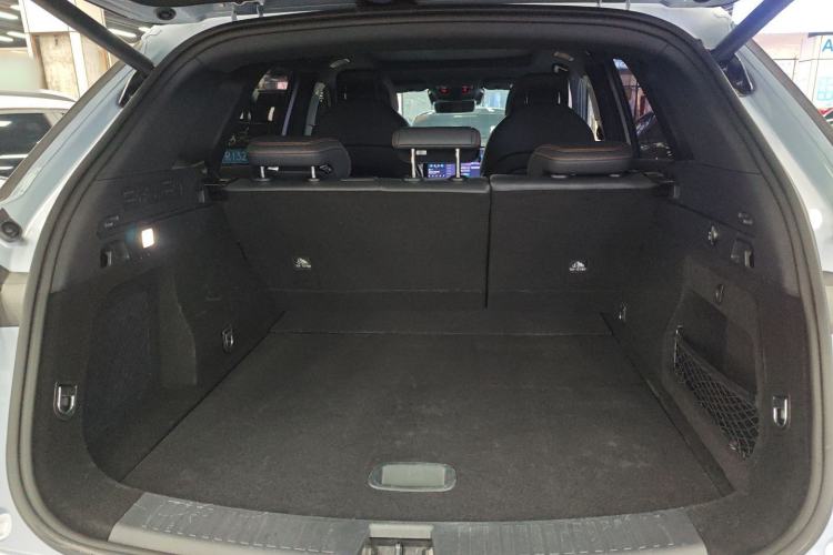 Used NETA L 2024 Extended-Range 310 Flash-Charge Red Edition Trunk