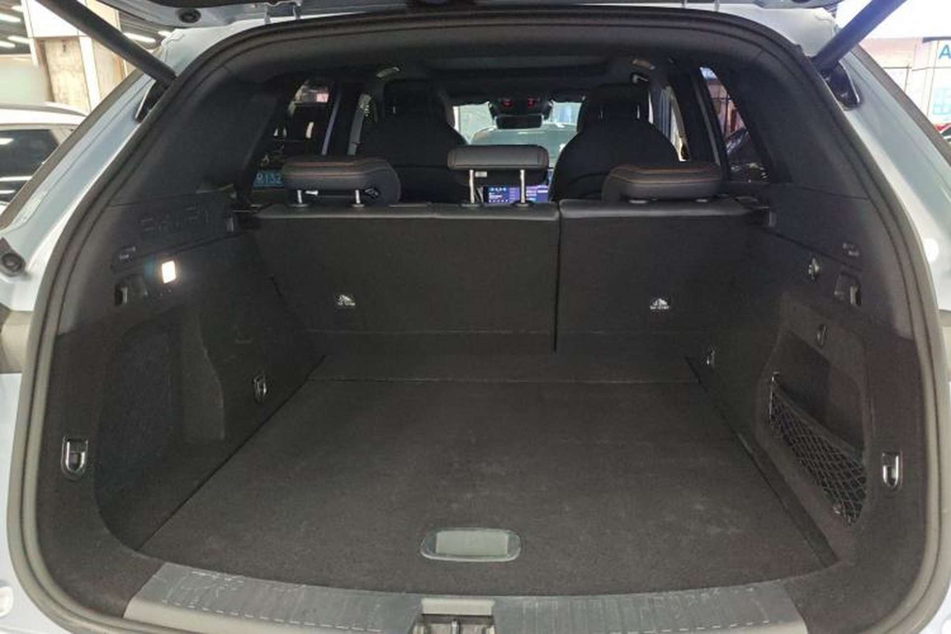 Used NETA L 2024 Extended-Range 310 Flash-Charge Red Edition Trunk