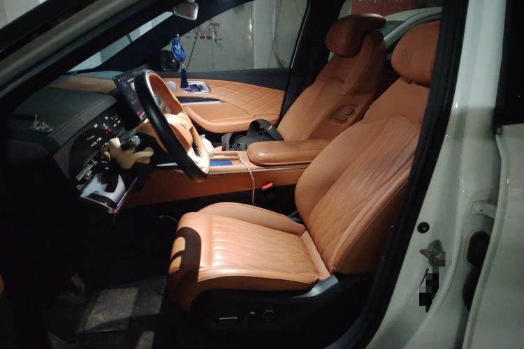 Used NETA L 2024 Extended-Range 310 Flash-Charge Red Edition Left Front Seat
