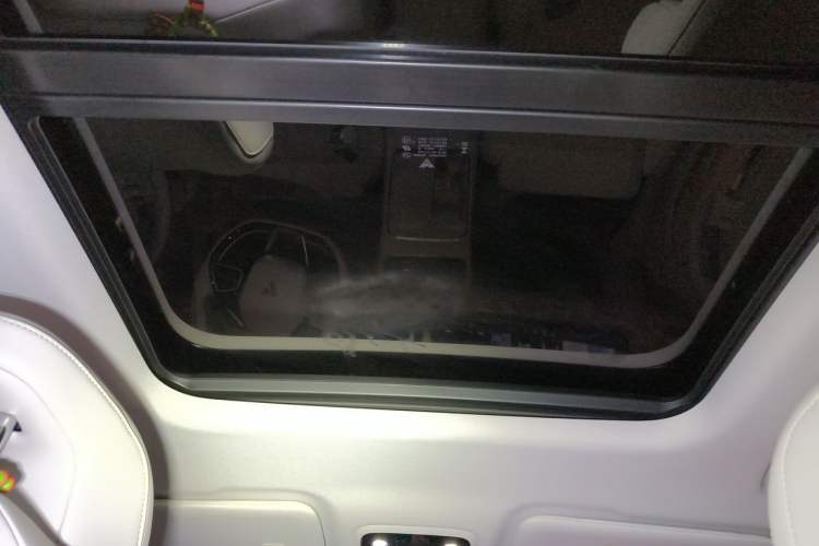 Used NETA L 2024 Extended-Range 310 Flash-Charge Red Edition Headliner