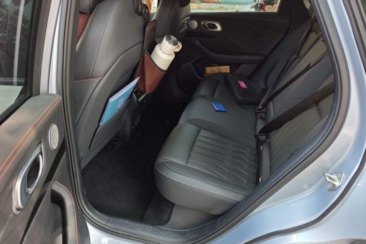 Used NETA L 2024 Extended-Range 310 Flash-Charge Red Edition Left Rear Seat