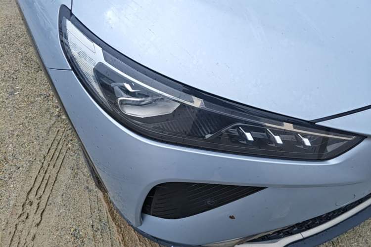 Used NETA L 2024 Extended-Range 310 Flash Charge PRO Edition Right Front Headlight