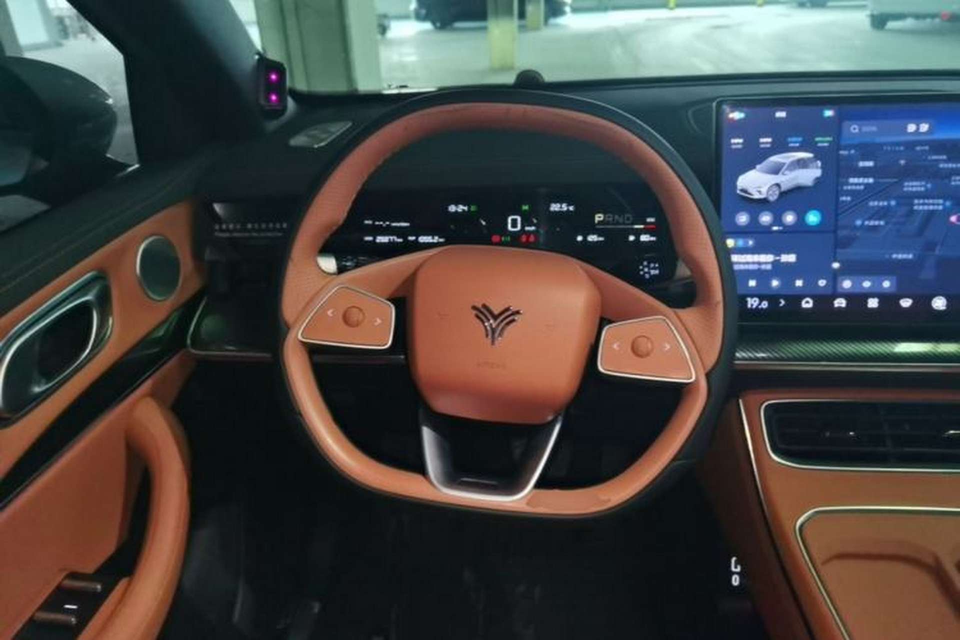 Used NETA L 2024 Extended-Range 310 Flash-Charge Red Edition Steering Wheel