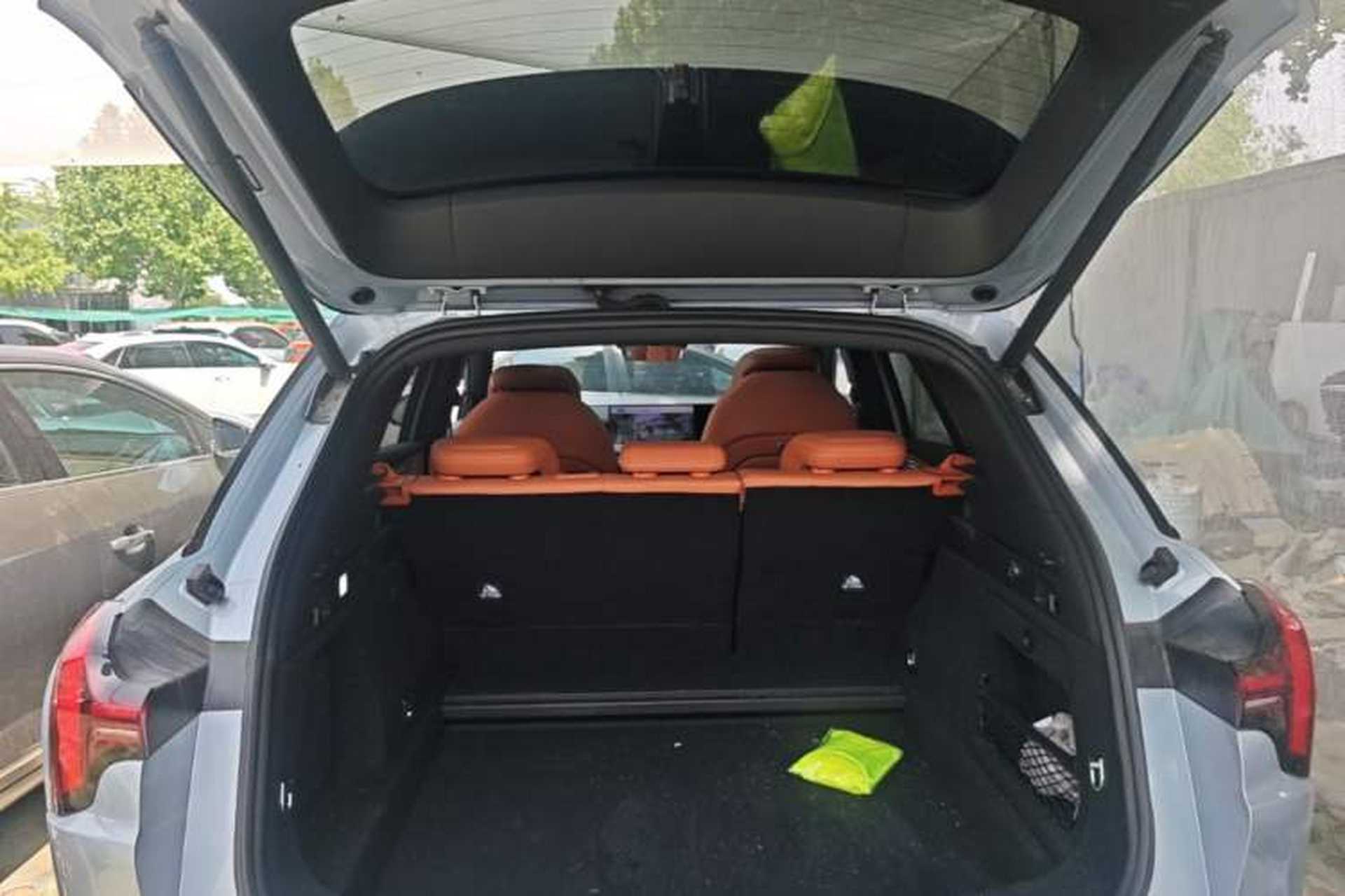 Used NETA L 2024 Extended-Range 310 Flash-Charge Red Edition Trunk