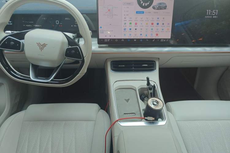 Used NETA L 2024 Extended-Range 310 Flash-Charge Red Edition Center Console