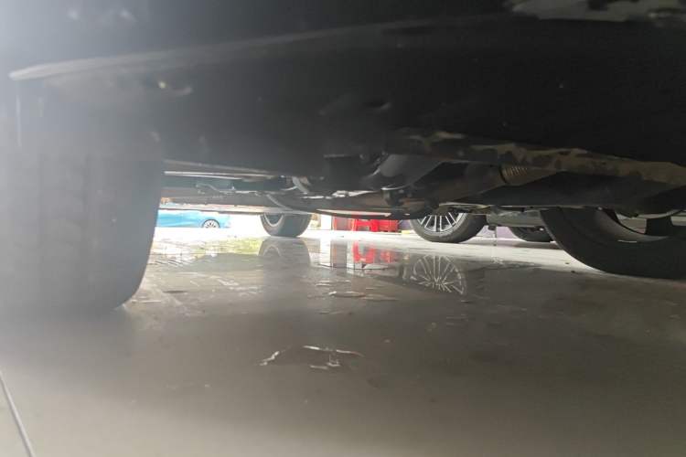 Used NETA L 2024 Extended-Range 310 Flash-Charge Red Edition Chassis Front Right