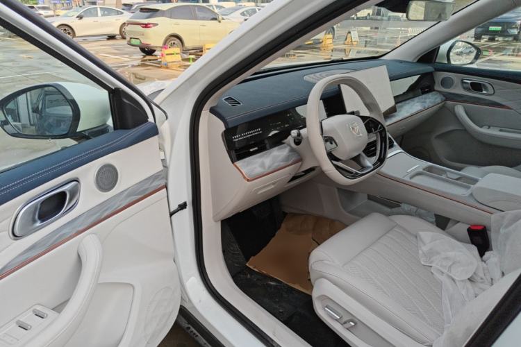 Used NETA L 2024 Extended-Range 310 Flash-Charge Edition Driver Seat