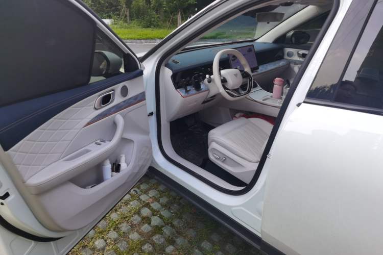 Used NETA L 2024 Extended-Range 310 Flash-Charge Edition Driver Seat