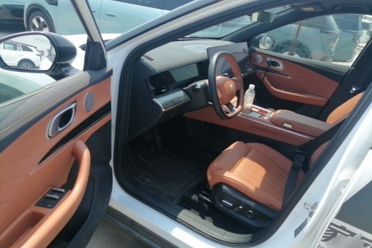 Used NETA L 2024 Extended-Range 310 Flash-Charge Red Edition Driver Seat