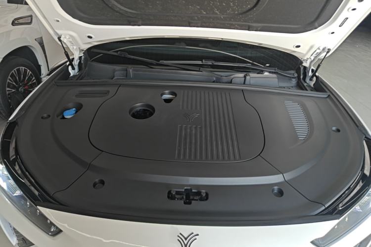Used NETA L 2024 Extended-Range 310 Flash-Charge Red Edition Engine Bay