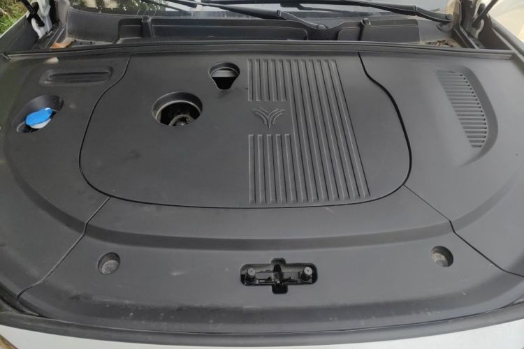 Used NETA L 2024 Extended-Range 310 Flash-Charge Red Edition Engine Bay