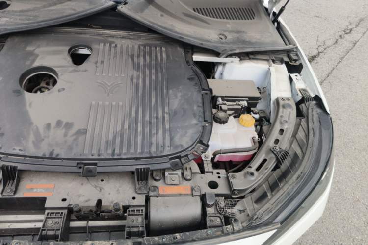 Used NETA L 2024 Extended-Range 310 Flash-Charge Red Edition Engine Bay Left