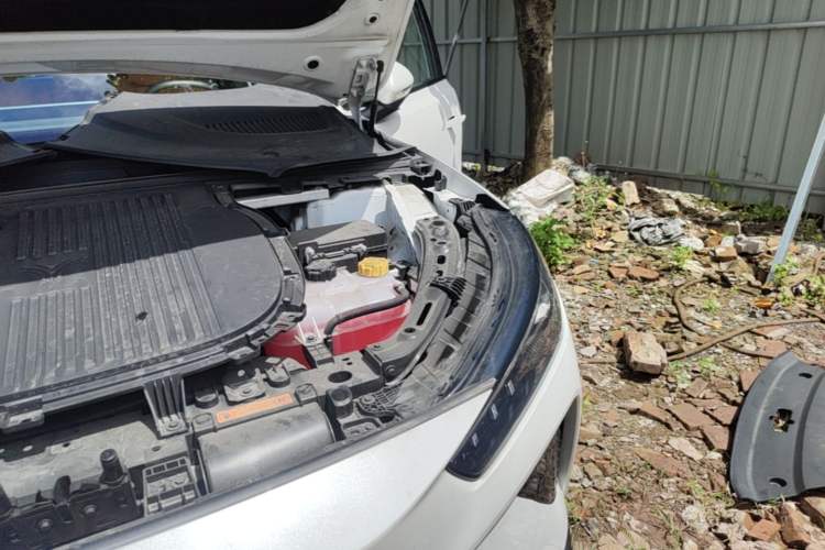 Used NETA L 2024 Extended-Range 310 Flash Charge PRO Edition Engine Bay Left