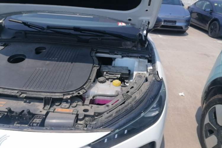Used NETA L 2024 Extended-Range 310 Flash-Charge Red Edition Engine Bay Left