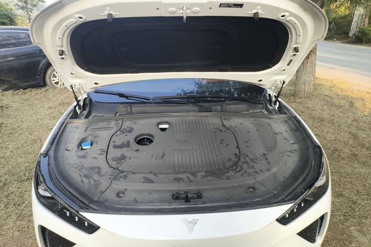 Used NETA L 2024 Extended-Range 310 Flash-Charge Red Edition Engine Bay