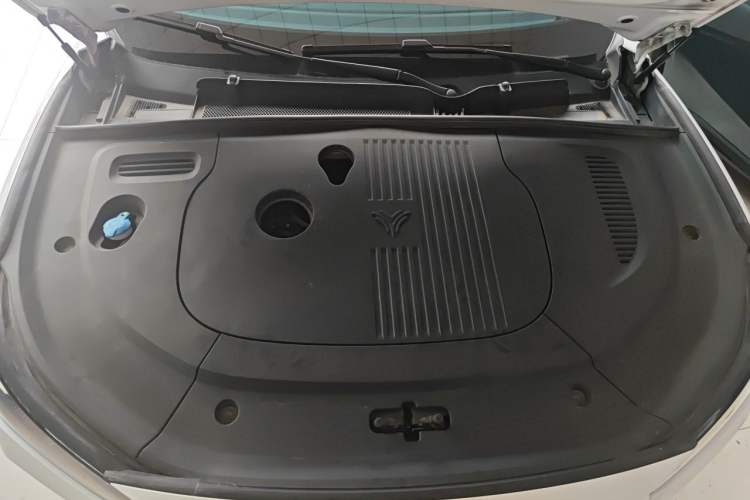 Used NETA L 2024 Extended-Range 310 Flash-Charge Red Edition Engine Bay