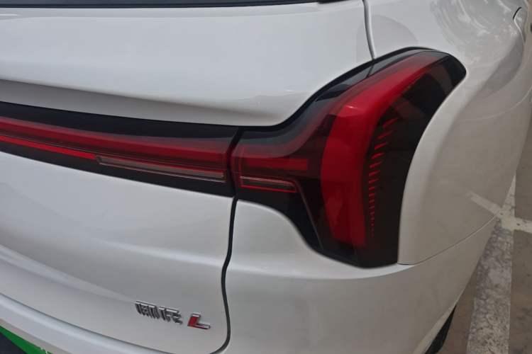 Used NETA L 2024 Extended-Range 310 Flash-Charge Red Edition Exterior 3