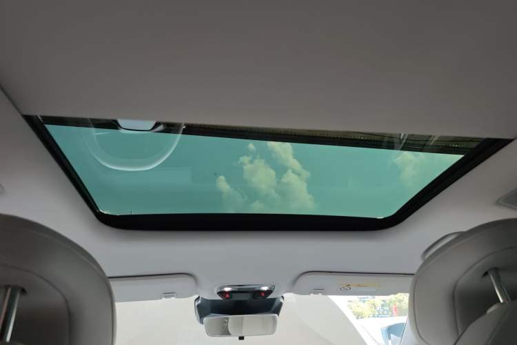 Used NETA L 2024 Extended-Range 310 Flash-Charge Red Edition Headliner