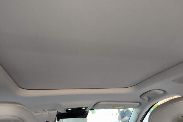 Used NETA L 2024 Extended-Range 310 Flash-Charge Red Edition Headliner