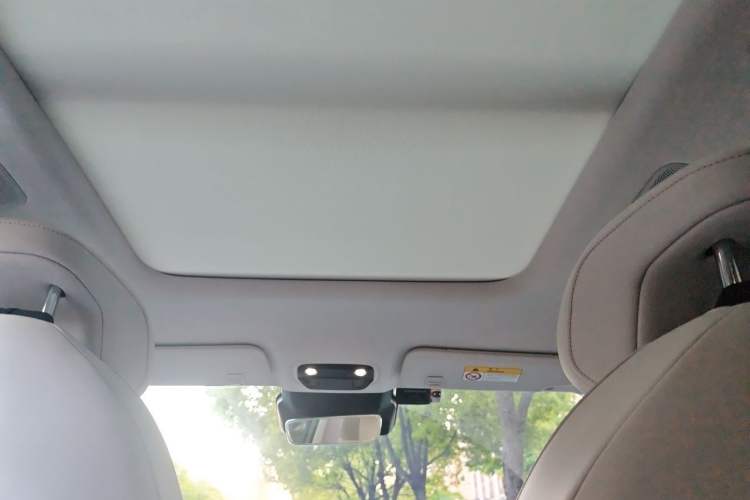 Used NETA L 2024 Extended-Range 310 Flash-Charge Red Edition Headliner