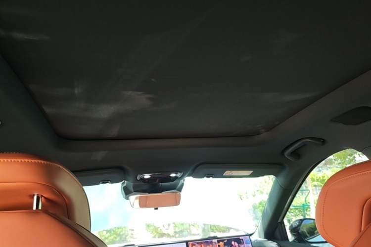 Used NETA L 2024 Extended-Range 310 Flash-Charge Red Edition Headliner
