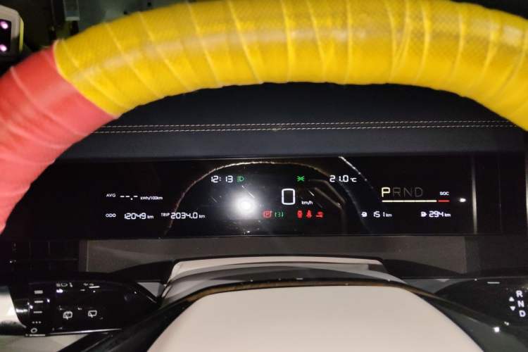 Used NETA L 2024 Extended-Range 310 Flash-Charge Red Edition Instrument Cluster