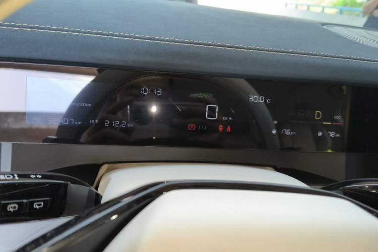 Used NETA L 2024 Extended-Range 310 Flash-Charge Red Edition Instrument Cluster