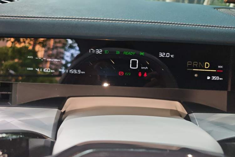Used NETA L 2024 Pure Electric 510 Flash-Charge Red Edition Instrument Cluster