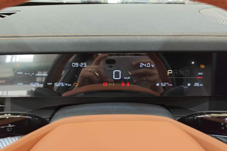 Used NETA L 2024 Extended-Range 310 Flash-Charge Edition Instrument Cluster