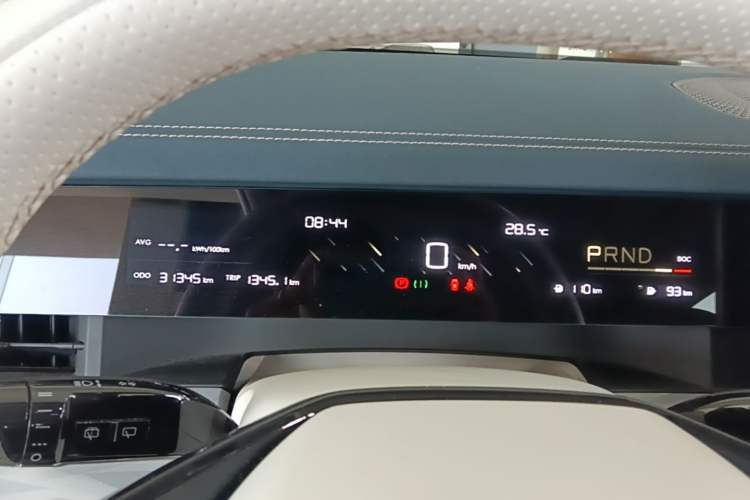 Used NETA L 2024 Extended-Range 310 Flash Charge PRO Edition Instrument Cluster