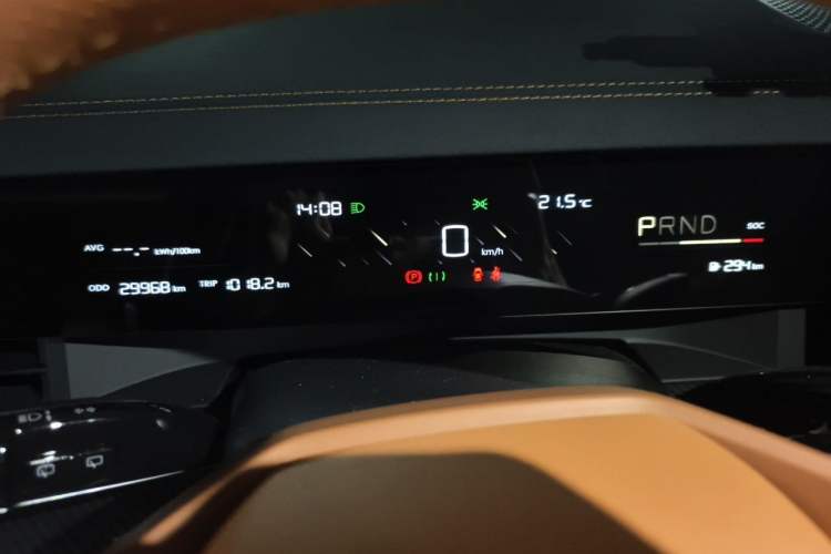 Used NETA L 2024 Pure Electric 510 Flash-Charge Red Edition Instrument Cluster