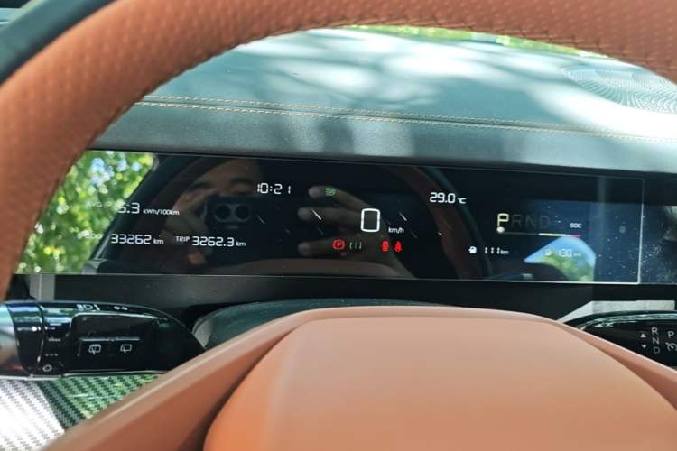 Used NETA L 2024 Extended-Range 310 Flash-Charge Red Edition Instrument Cluster