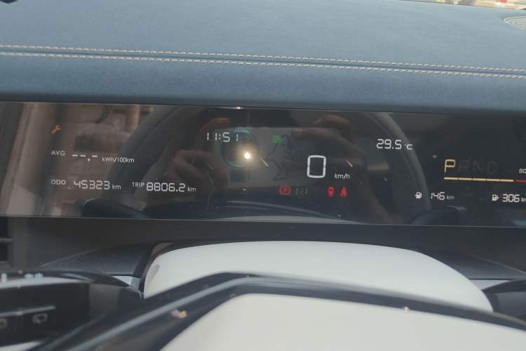 Used NETA L 2024 Extended-Range 310 Flash-Charge Red Edition Instrument Cluster